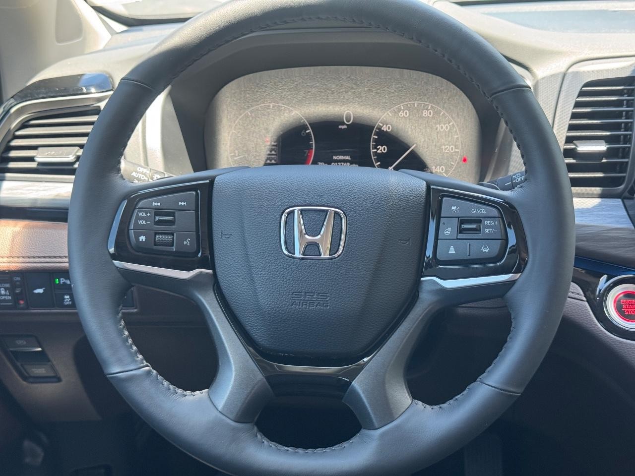 Honda Odyssey Vehicle Full-screen Gallery Image 14