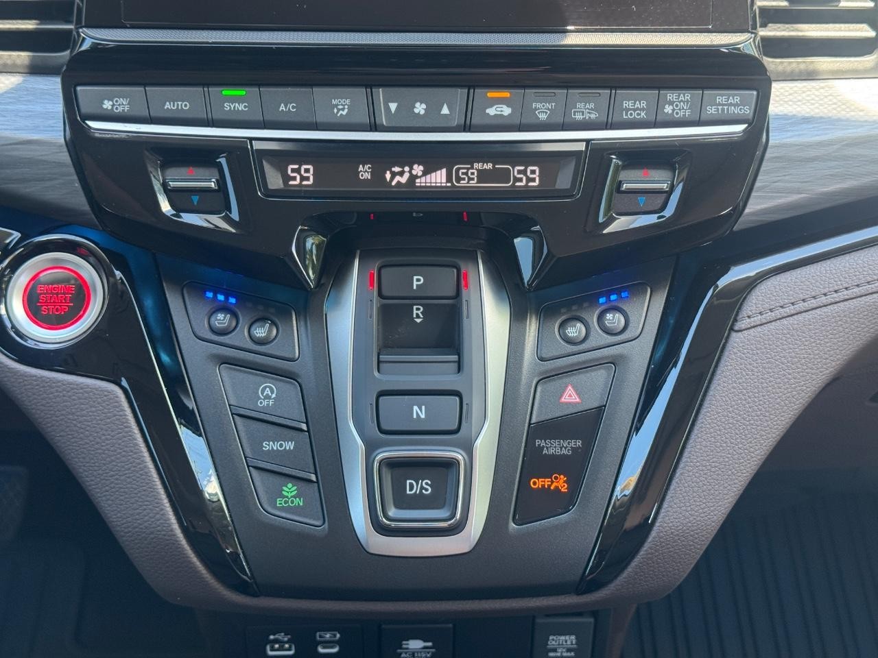 Honda Odyssey Vehicle Full-screen Gallery Image 16