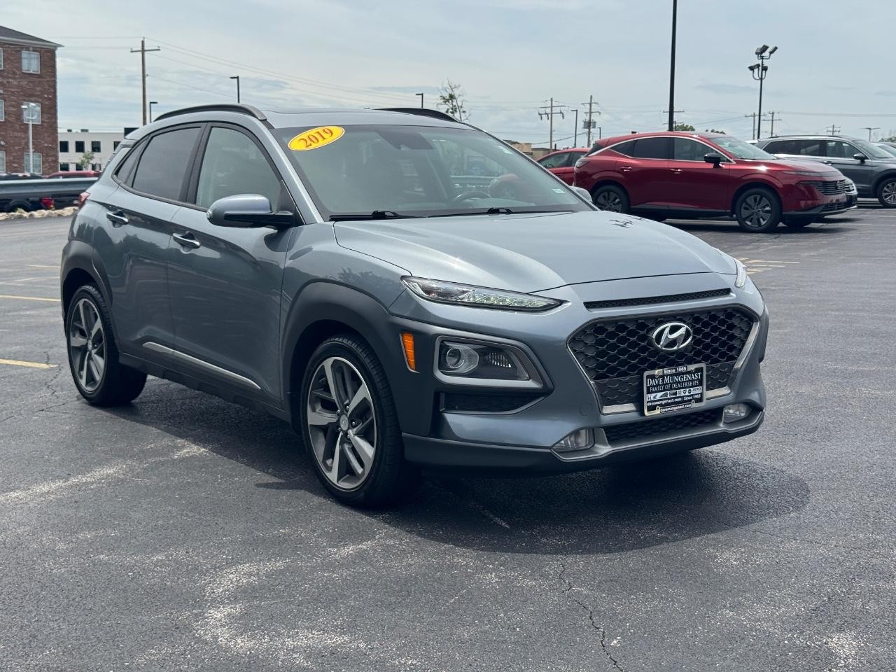 Hyundai Kona Vehicle Full-screen Gallery Image 02