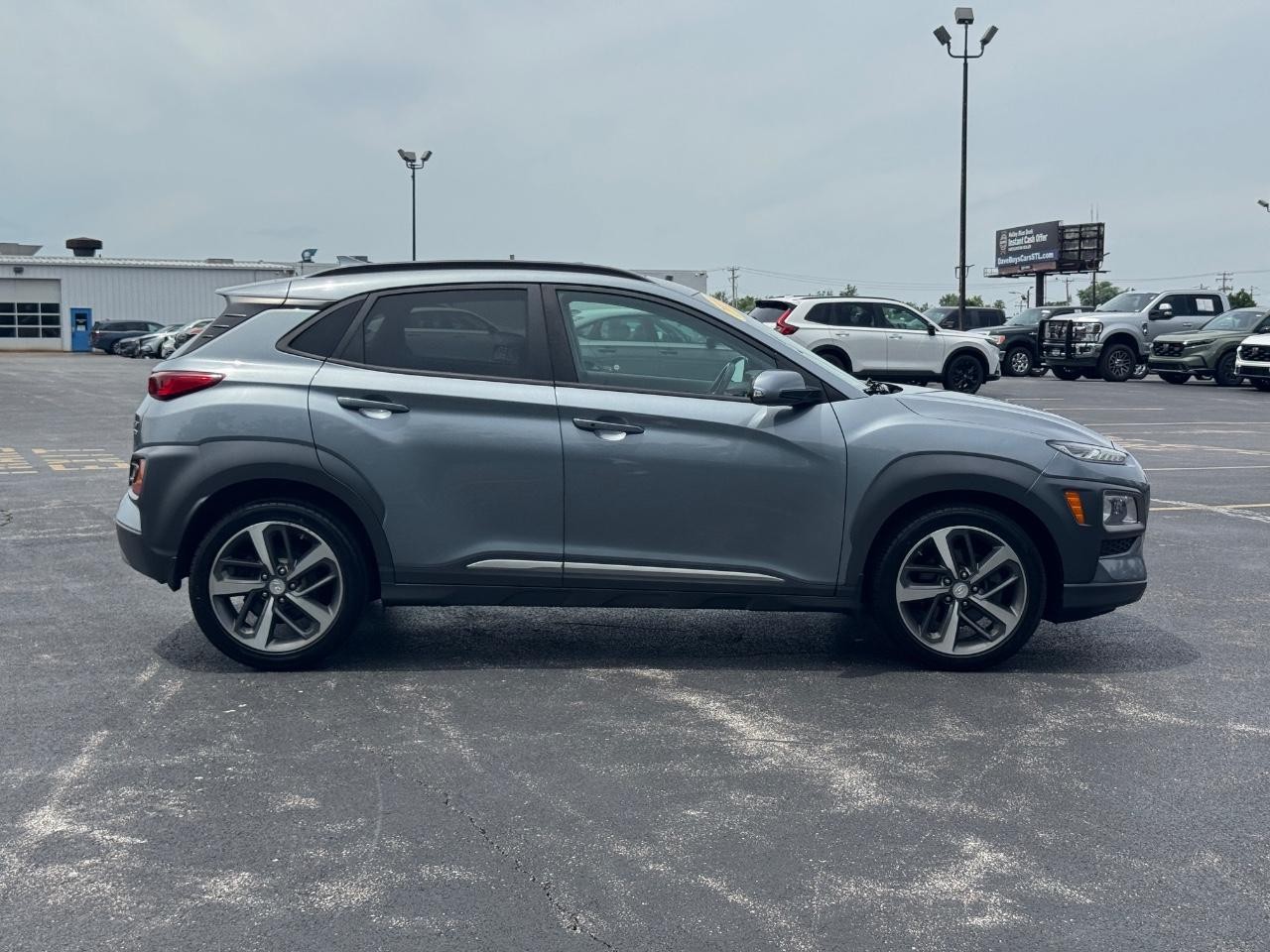 Hyundai Kona Vehicle Full-screen Gallery Image 03