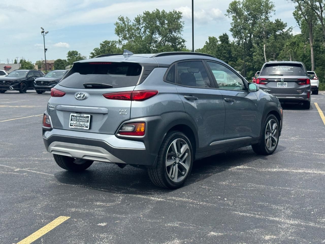Hyundai Kona Vehicle Full-screen Gallery Image 04