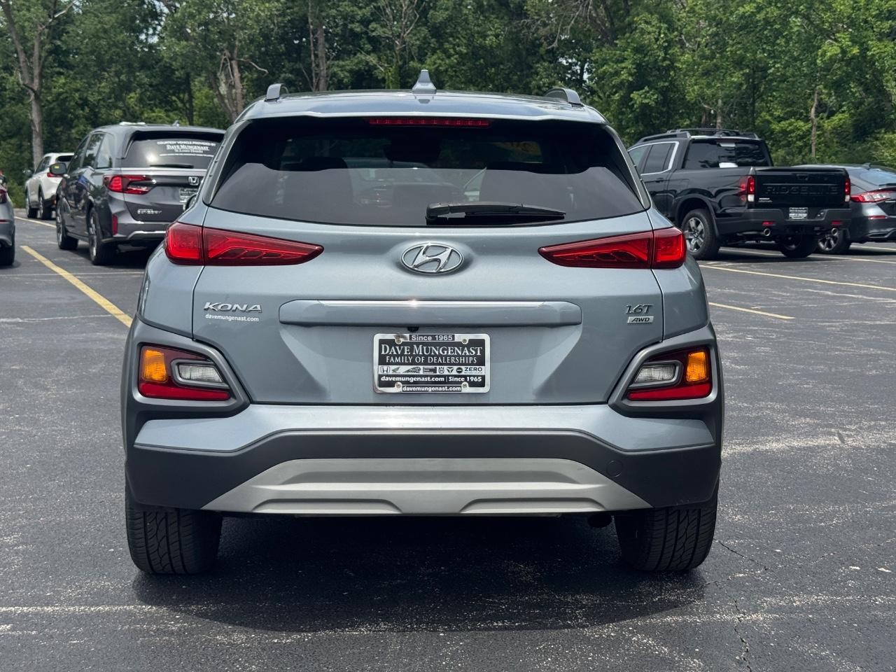 Hyundai Kona Vehicle Full-screen Gallery Image 06