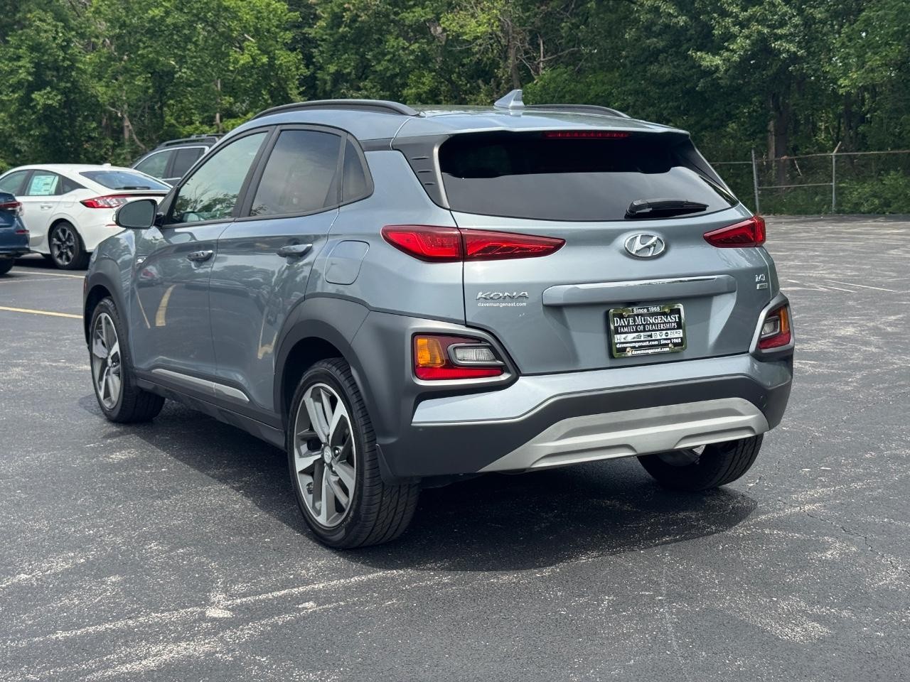 Hyundai Kona Vehicle Full-screen Gallery Image 07