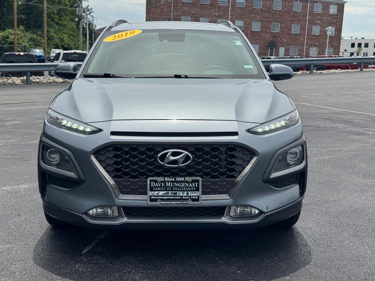 Hyundai Kona Vehicle Full-screen Gallery Image 10