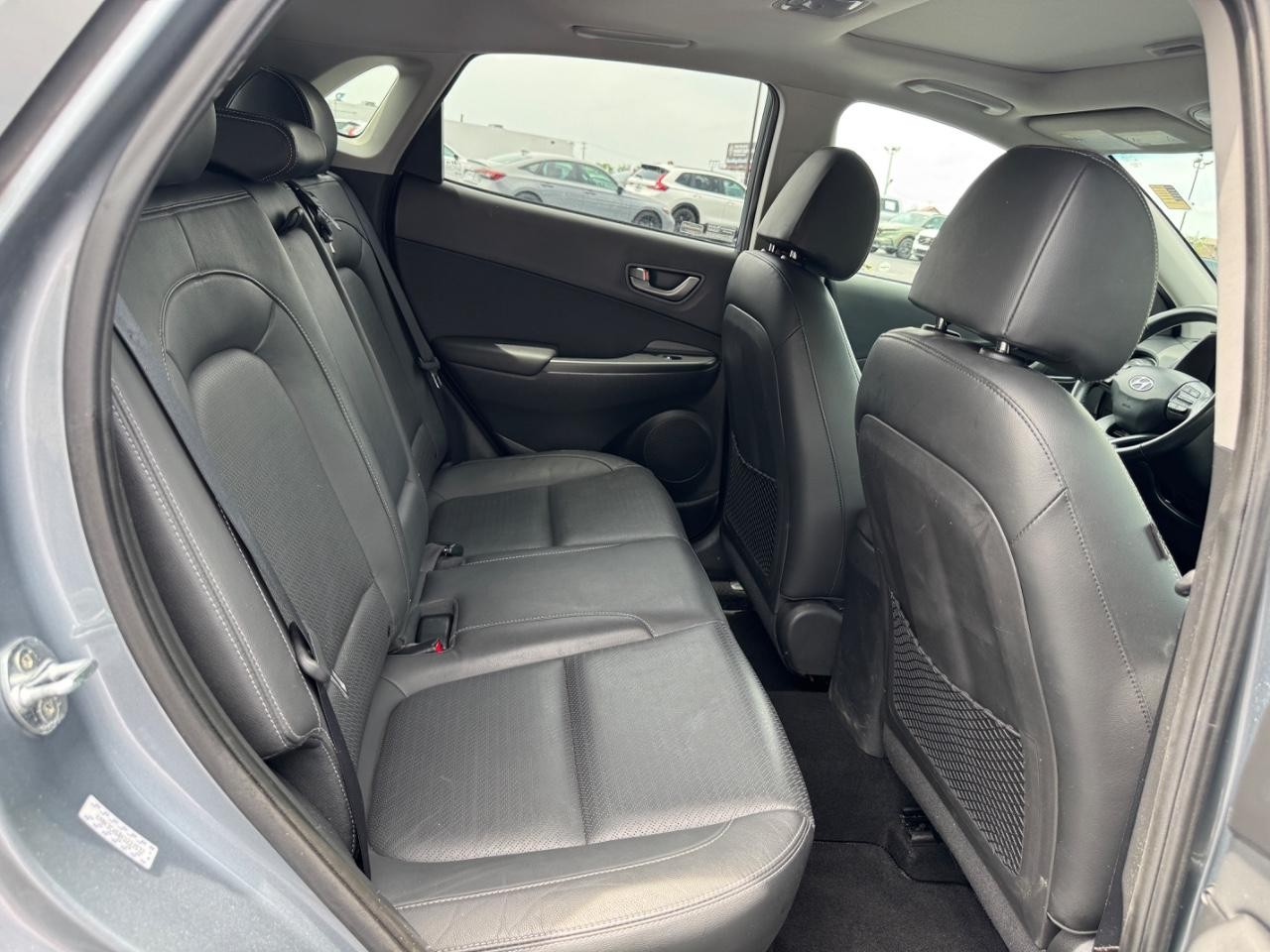 Hyundai Kona Vehicle Full-screen Gallery Image 11