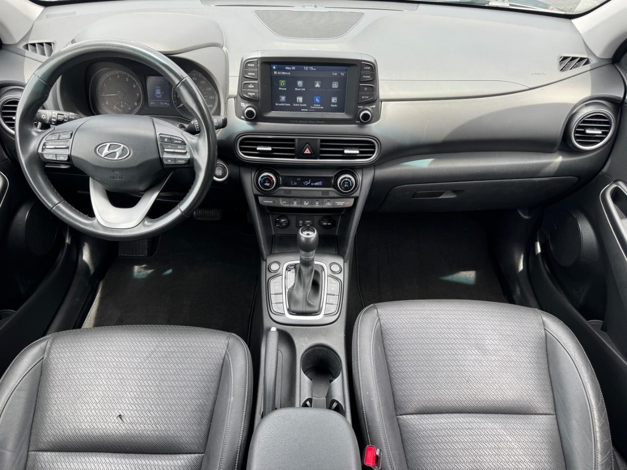Hyundai Kona Vehicle Full-screen Gallery Image 12