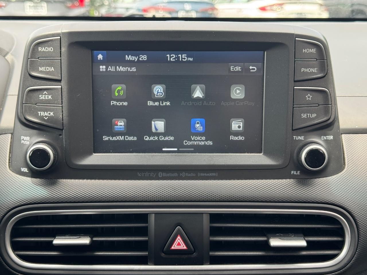 Hyundai Kona Vehicle Full-screen Gallery Image 14