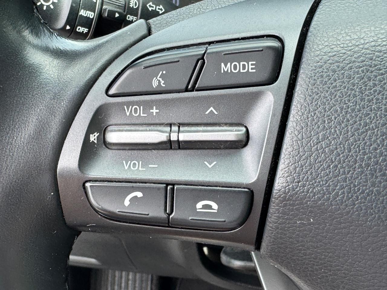 Hyundai Kona Vehicle Full-screen Gallery Image 21