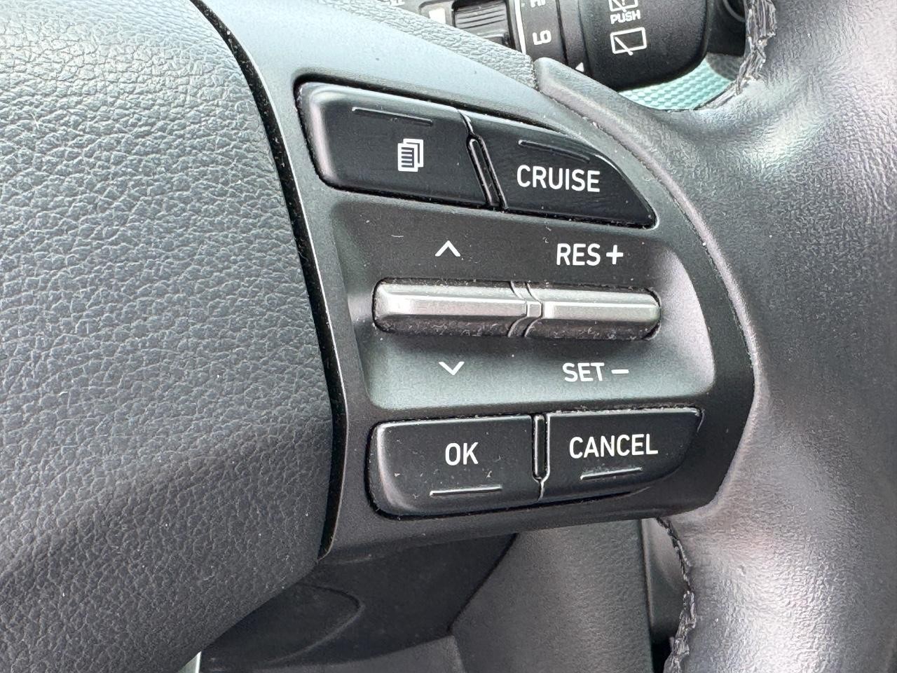 Hyundai Kona Vehicle Full-screen Gallery Image 22