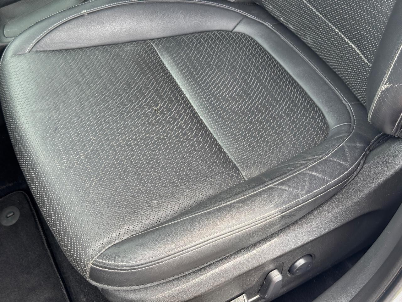 Hyundai Kona Vehicle Full-screen Gallery Image 26