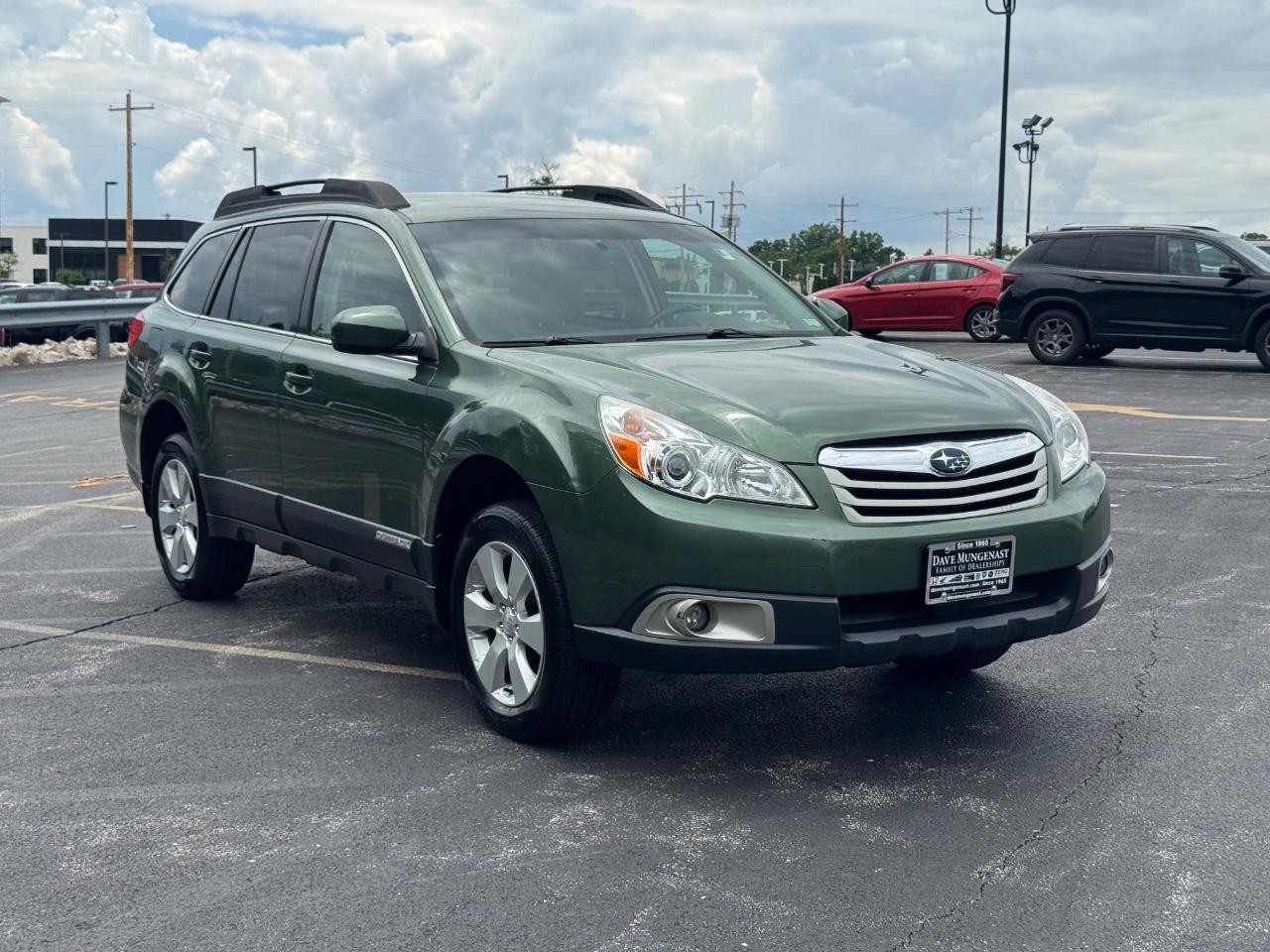 Subaru Outback Vehicle Full-screen Gallery Image 02
