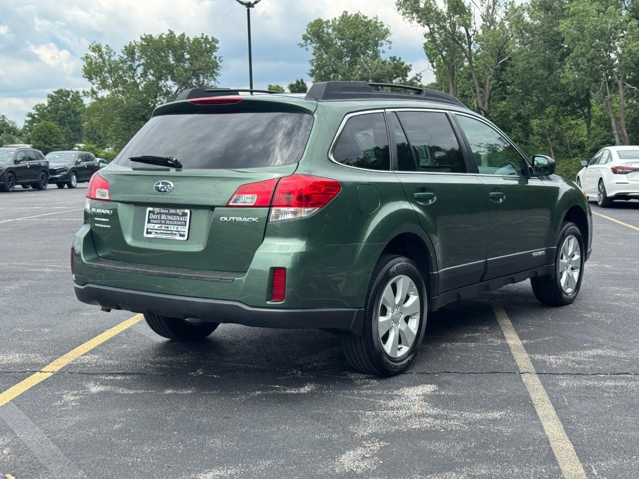 Subaru Outback Vehicle Full-screen Gallery Image 04