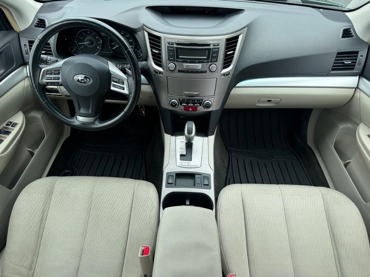 Subaru Outback Vehicle Full-screen Gallery Image 12