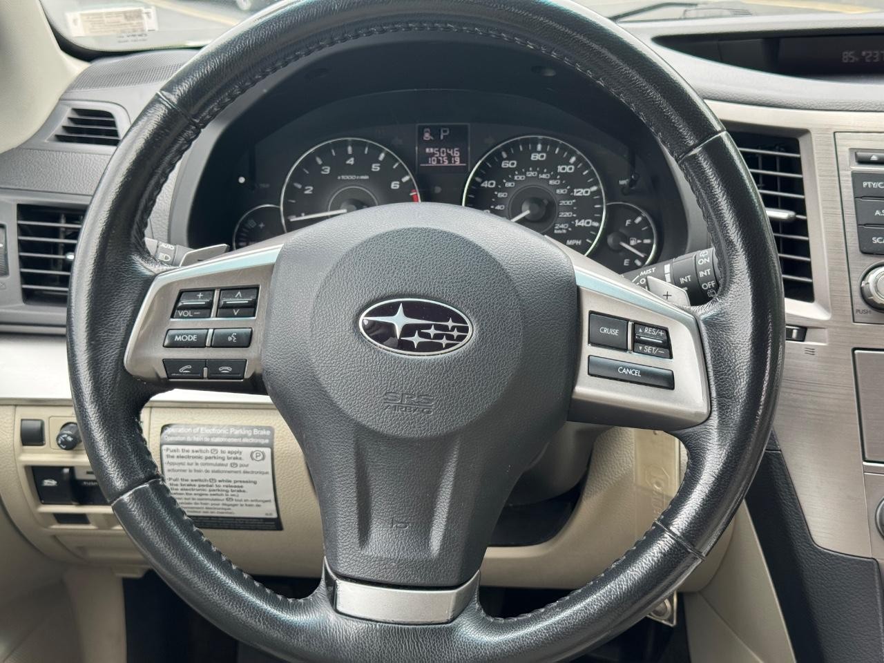 Subaru Outback Vehicle Full-screen Gallery Image 13