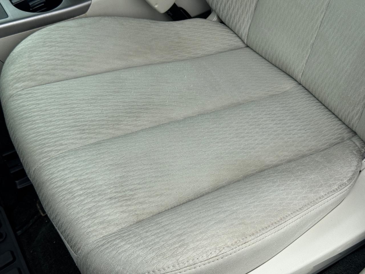 Subaru Outback Vehicle Full-screen Gallery Image 24