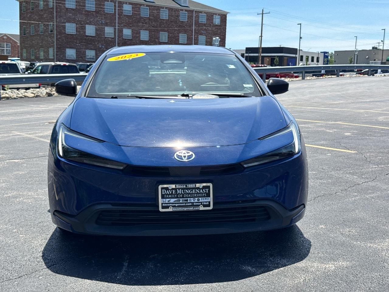 Toyota Prius Vehicle Full-screen Gallery Image 10