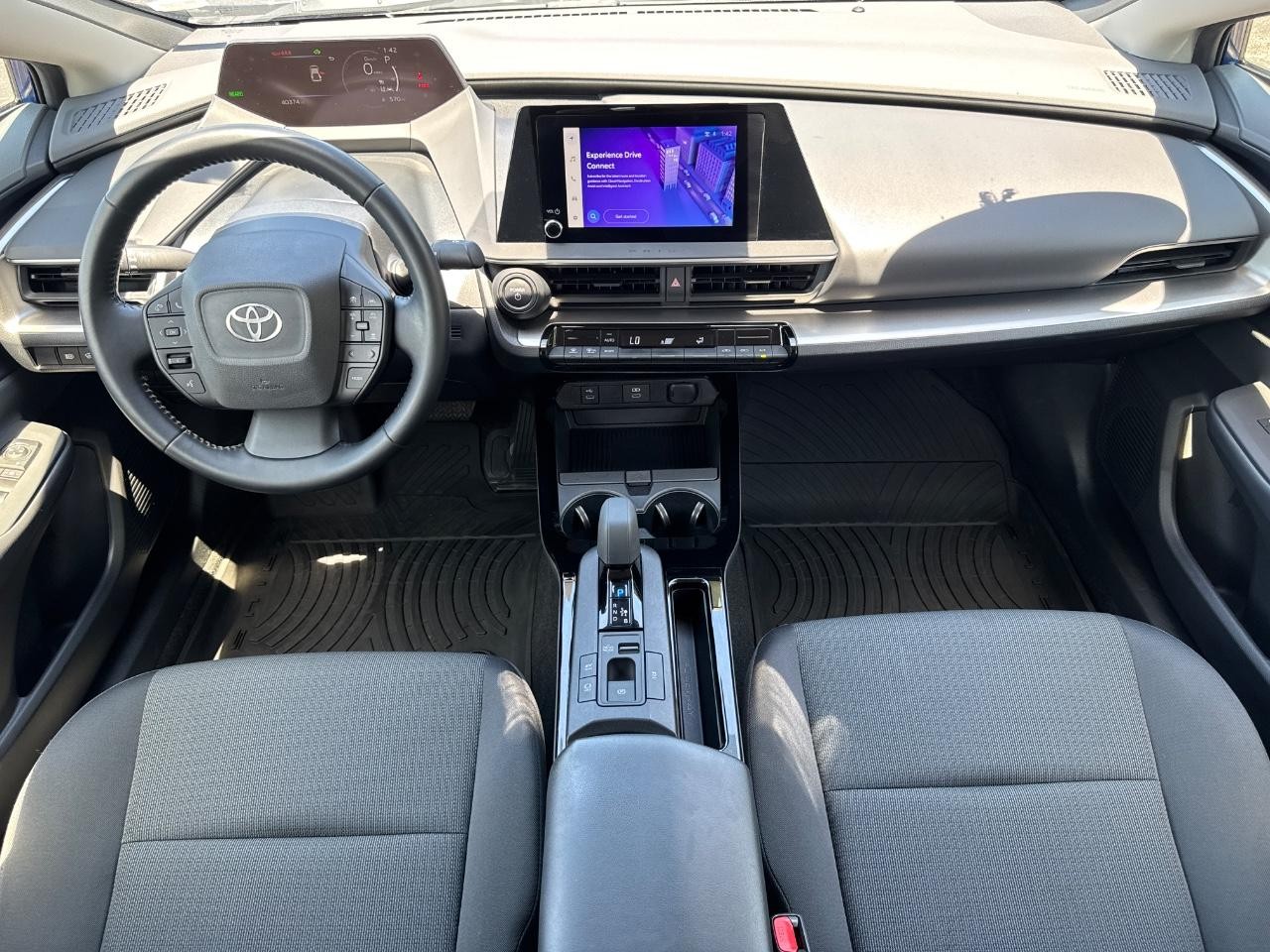 Toyota Prius Vehicle Full-screen Gallery Image 12