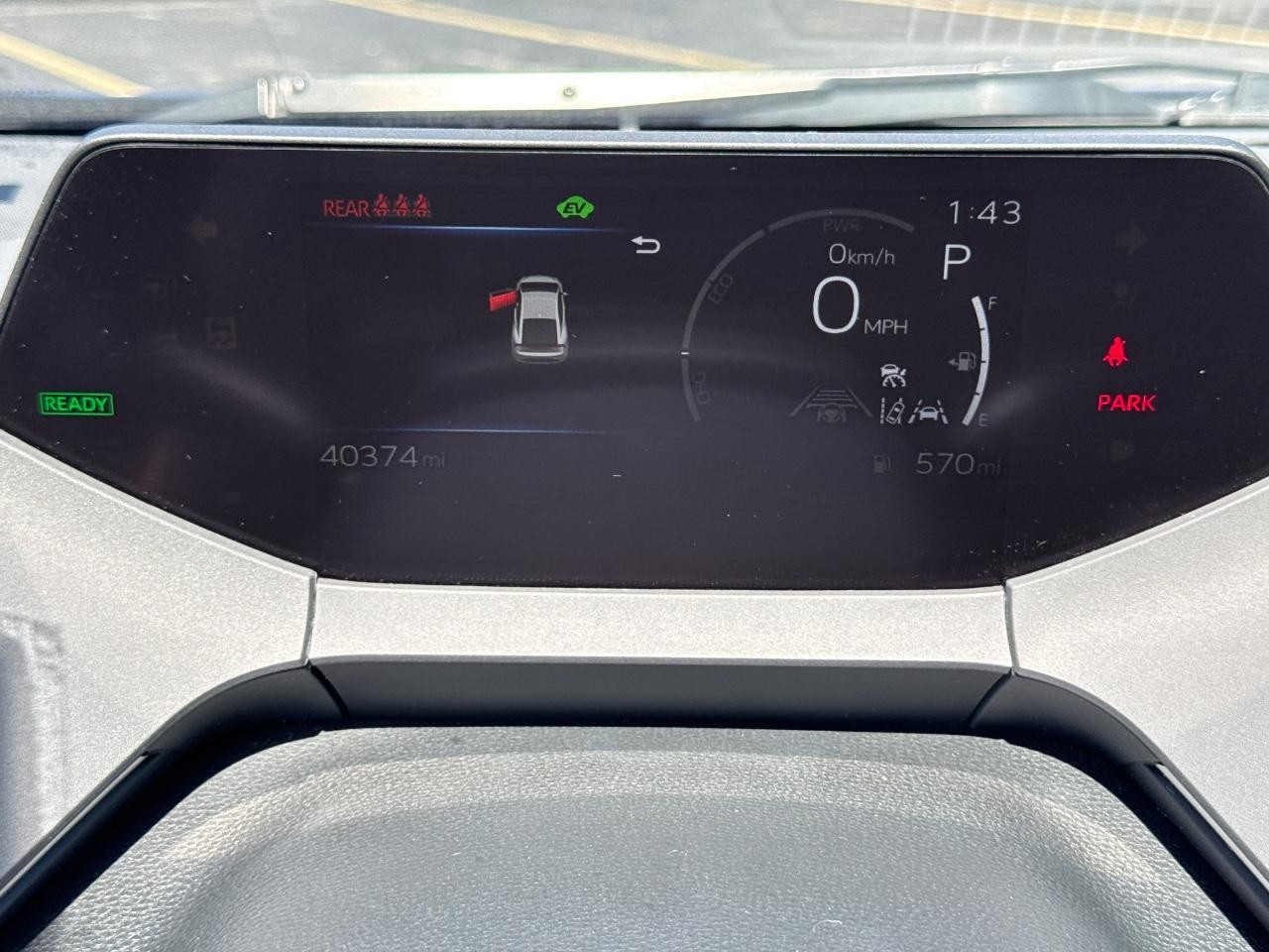 Toyota Prius Vehicle Full-screen Gallery Image 19