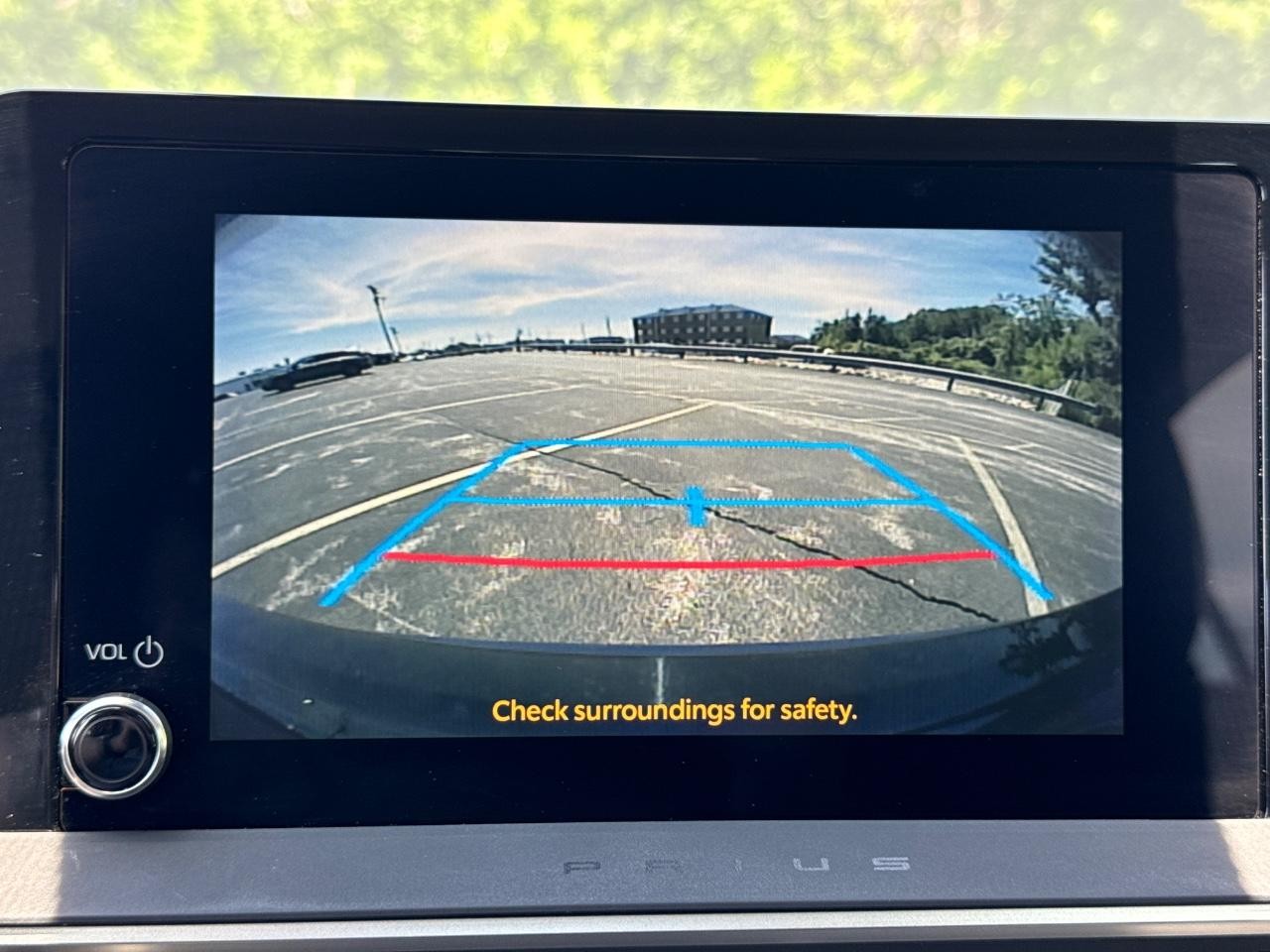 Toyota Prius Vehicle Full-screen Gallery Image 23