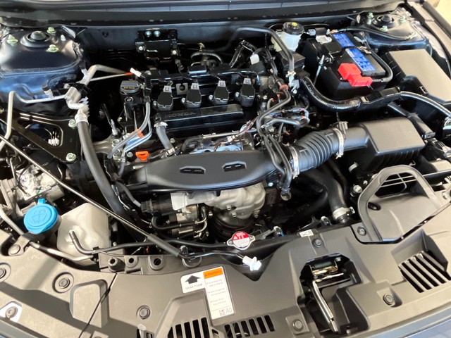 Honda Accord Sedan Vehicle Full-screen Gallery Image 12