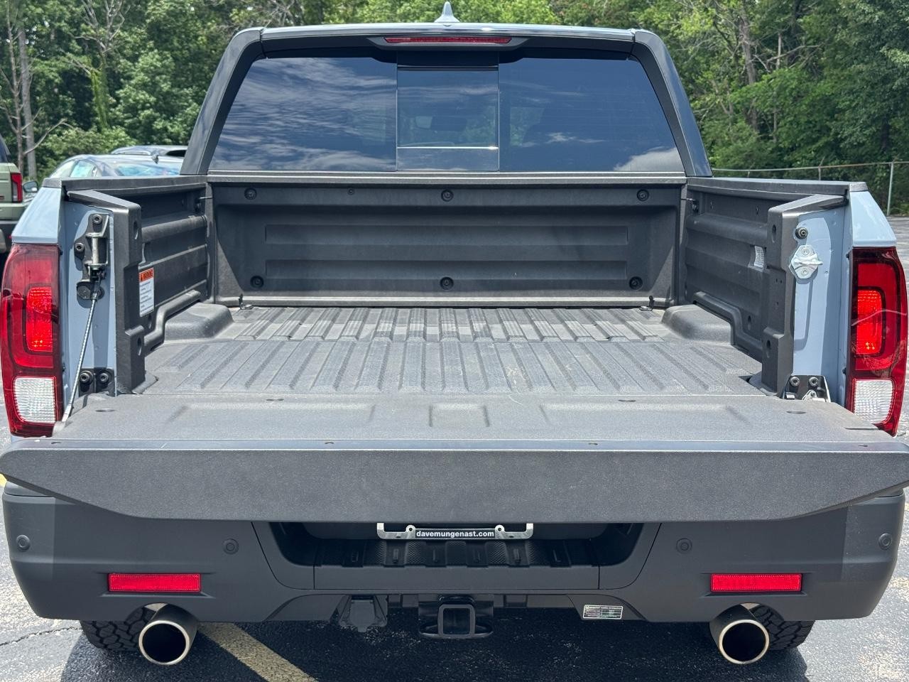 Honda Ridgeline Vehicle Full-screen Gallery Image 05