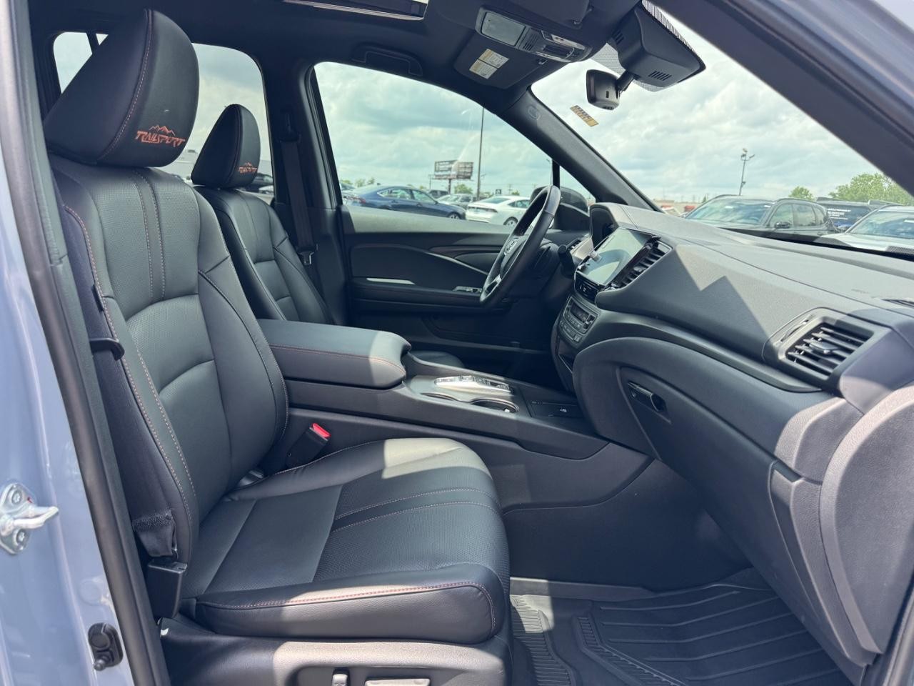 Honda Ridgeline Vehicle Full-screen Gallery Image 18