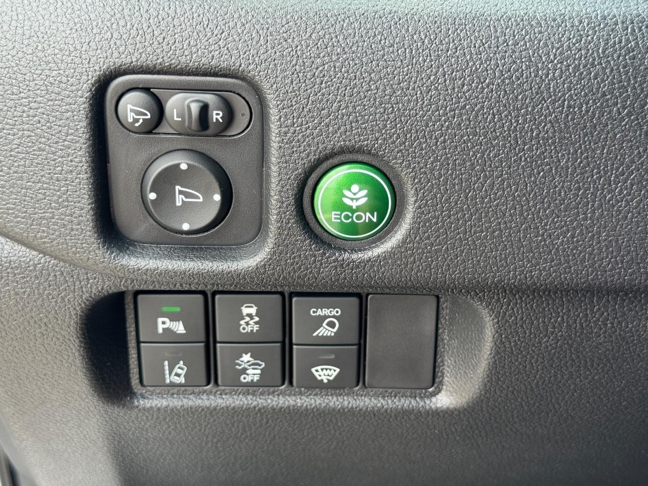 Honda Ridgeline Vehicle Full-screen Gallery Image 24