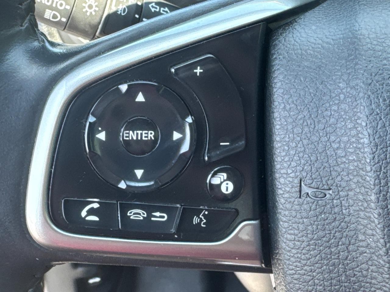 Honda CR-V Vehicle Full-screen Gallery Image 21