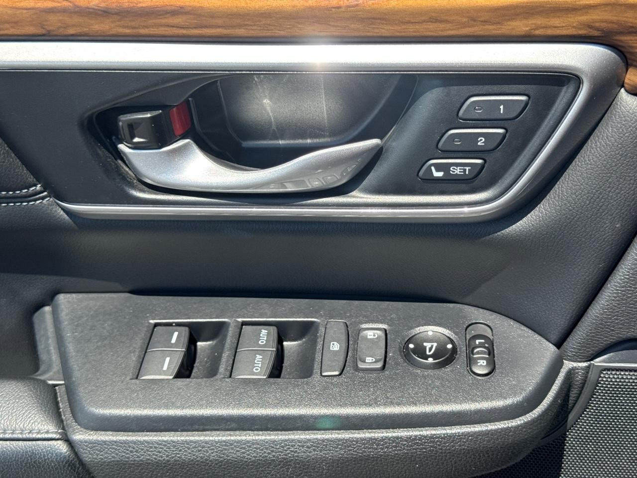 Honda CR-V Vehicle Full-screen Gallery Image 26