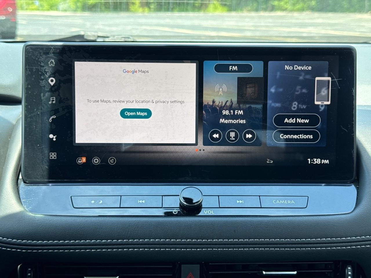 Nissan Rogue Vehicle Full-screen Gallery Image 15