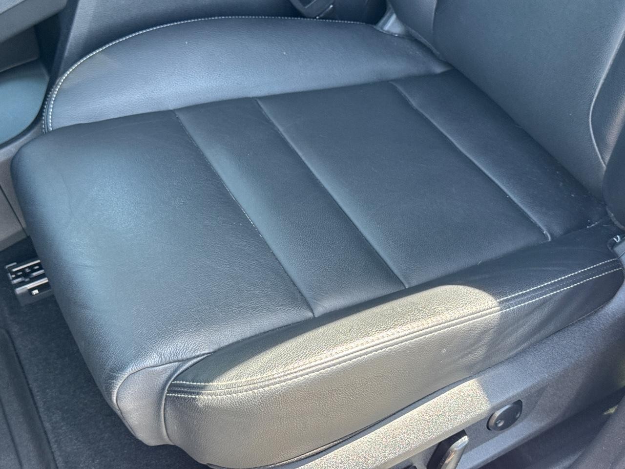 Nissan Rogue Vehicle Full-screen Gallery Image 30