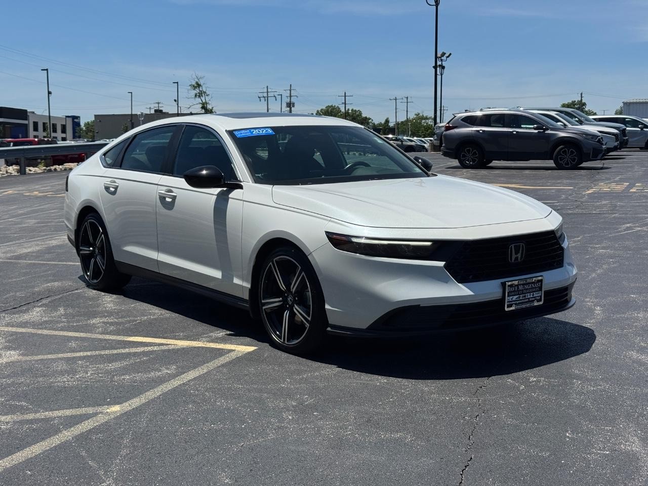 Honda Accord Hybrid Vehicle Full-screen Gallery Image 02