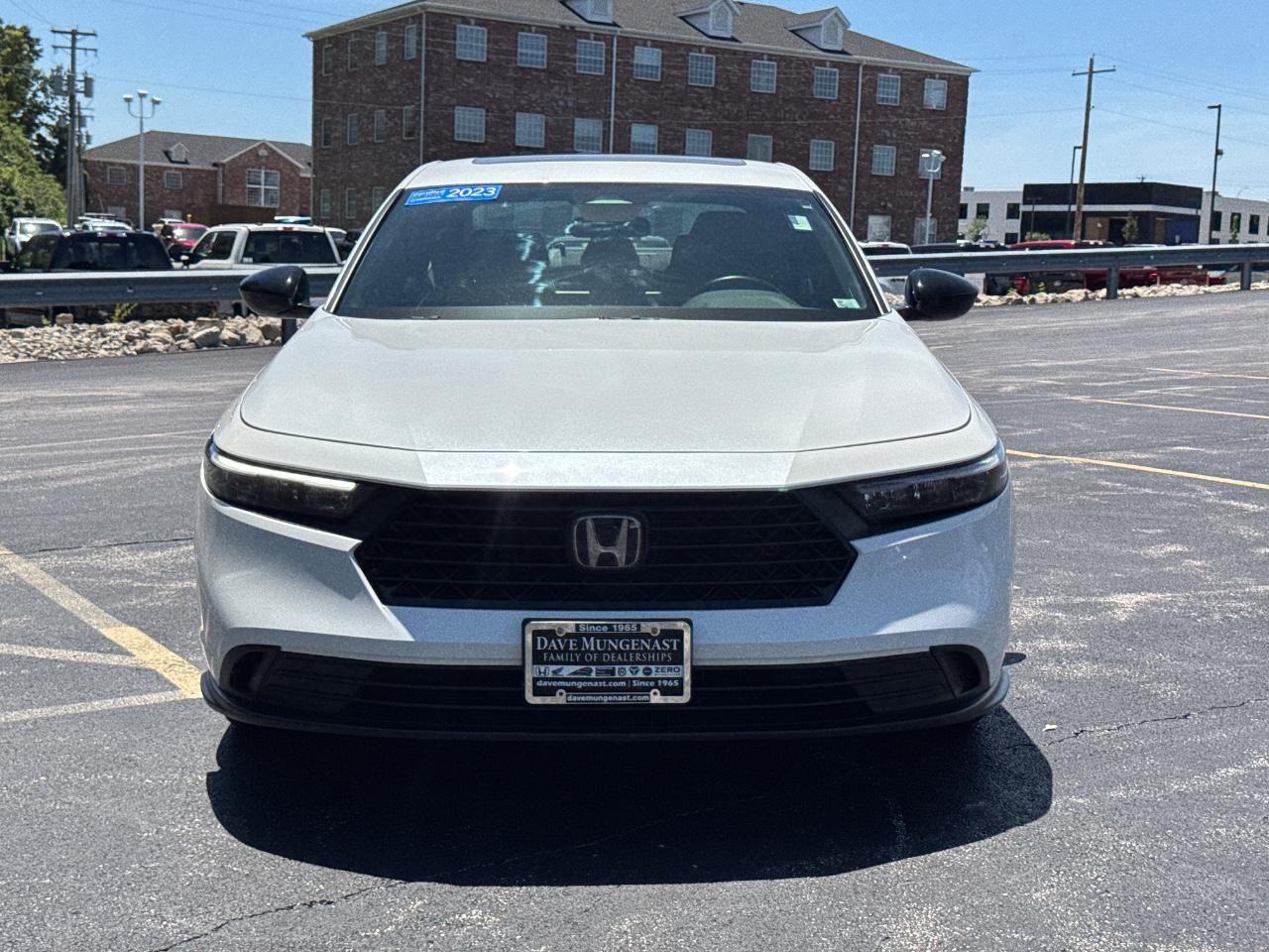 Honda Accord Hybrid Vehicle Full-screen Gallery Image 10