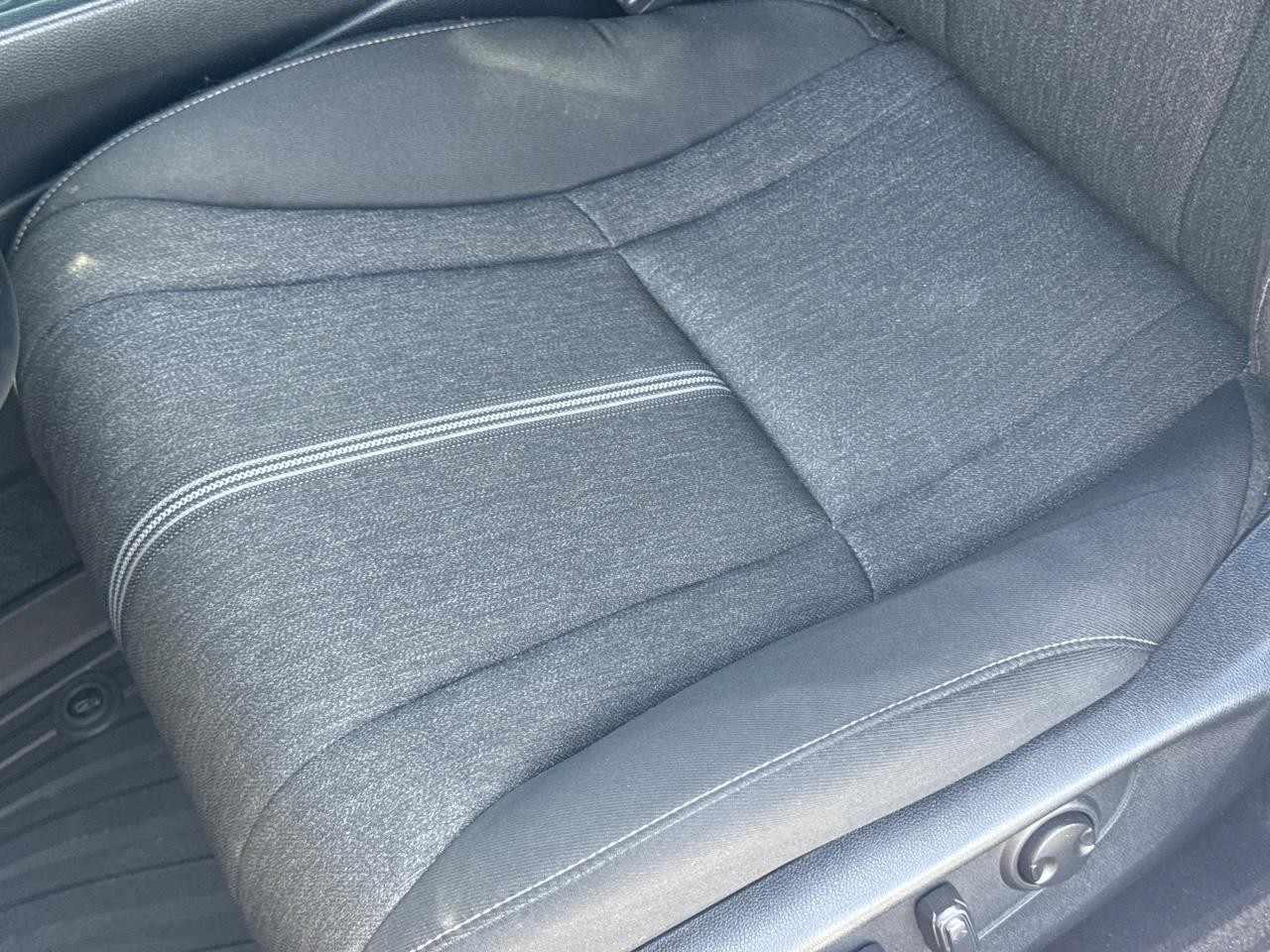 Honda Accord Hybrid Vehicle Full-screen Gallery Image 25