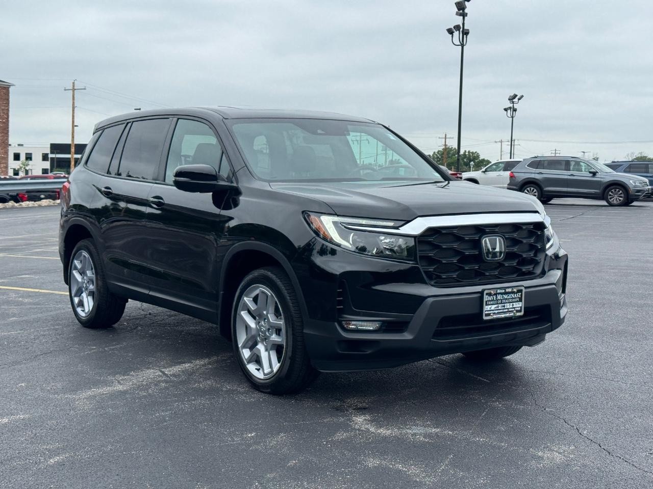 Honda Passport Vehicle Full-screen Gallery Image 02