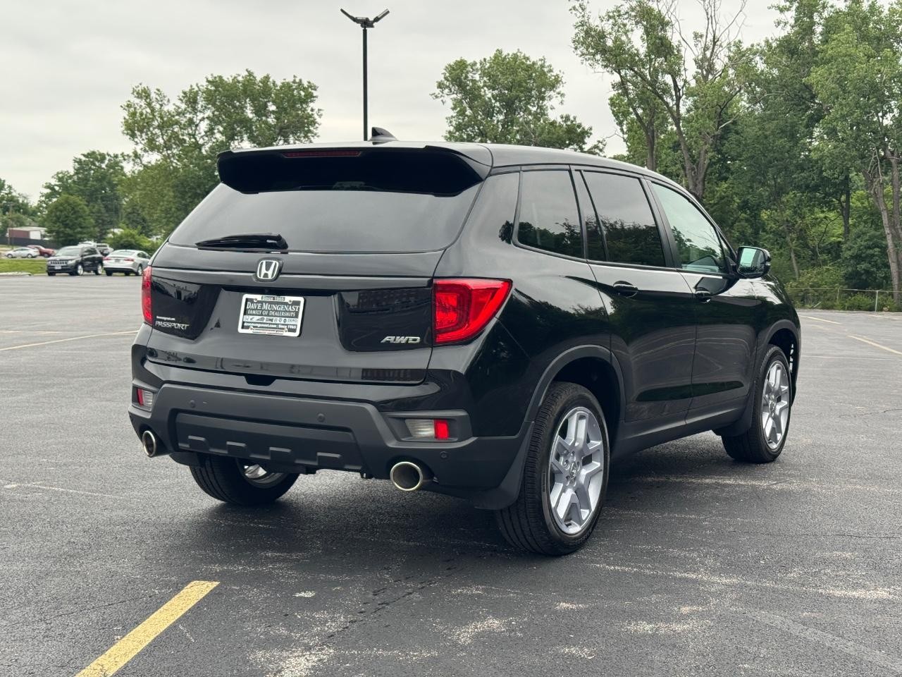 Honda Passport Vehicle Full-screen Gallery Image 04