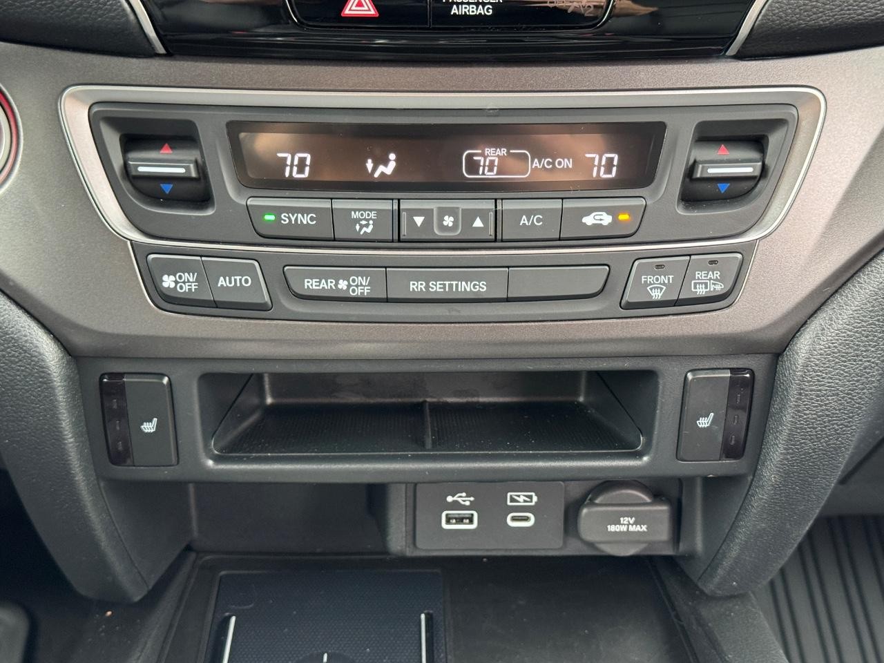 Honda Passport Vehicle Full-screen Gallery Image 15