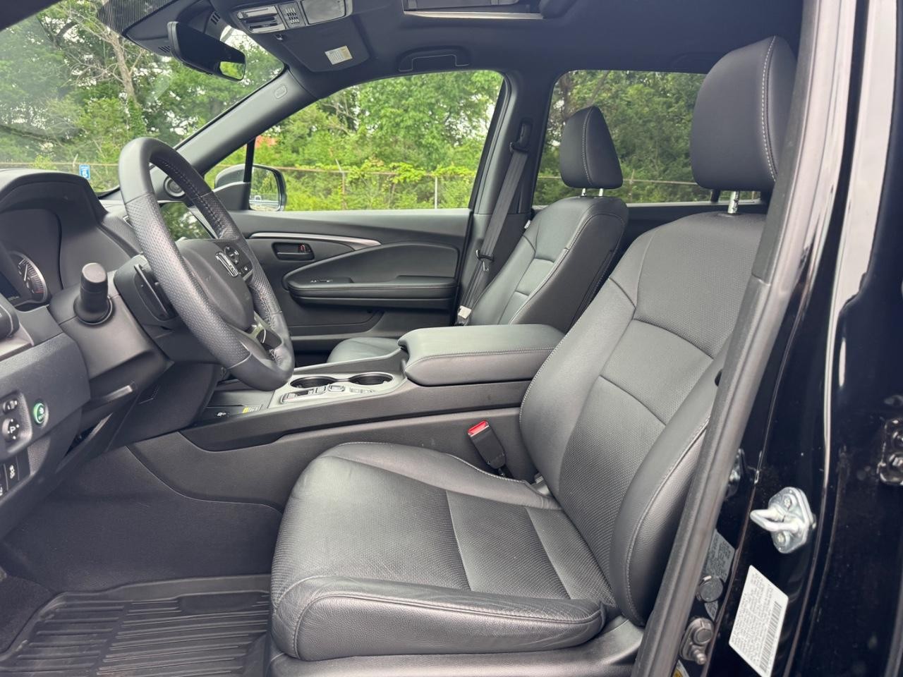 Honda Passport Vehicle Full-screen Gallery Image 19