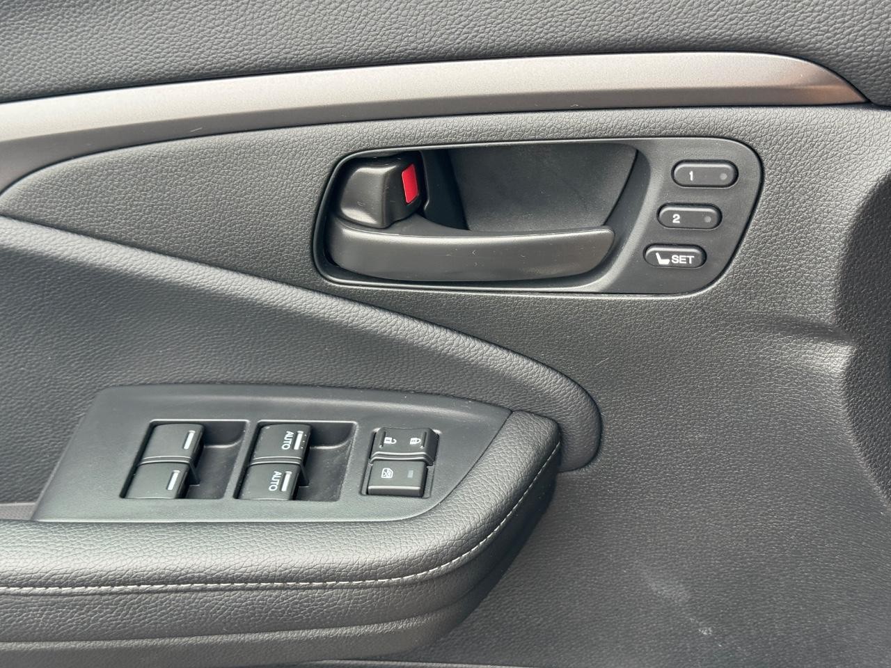 Honda Passport Vehicle Full-screen Gallery Image 26