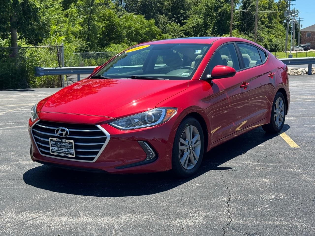 Hyundai Elantra Vehicle Full-screen Gallery Image 09