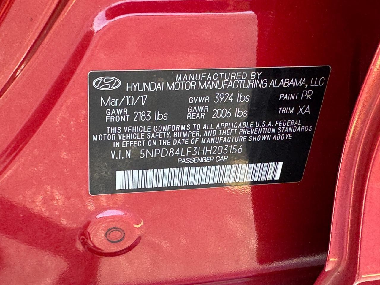 Hyundai Elantra Vehicle Full-screen Gallery Image 27