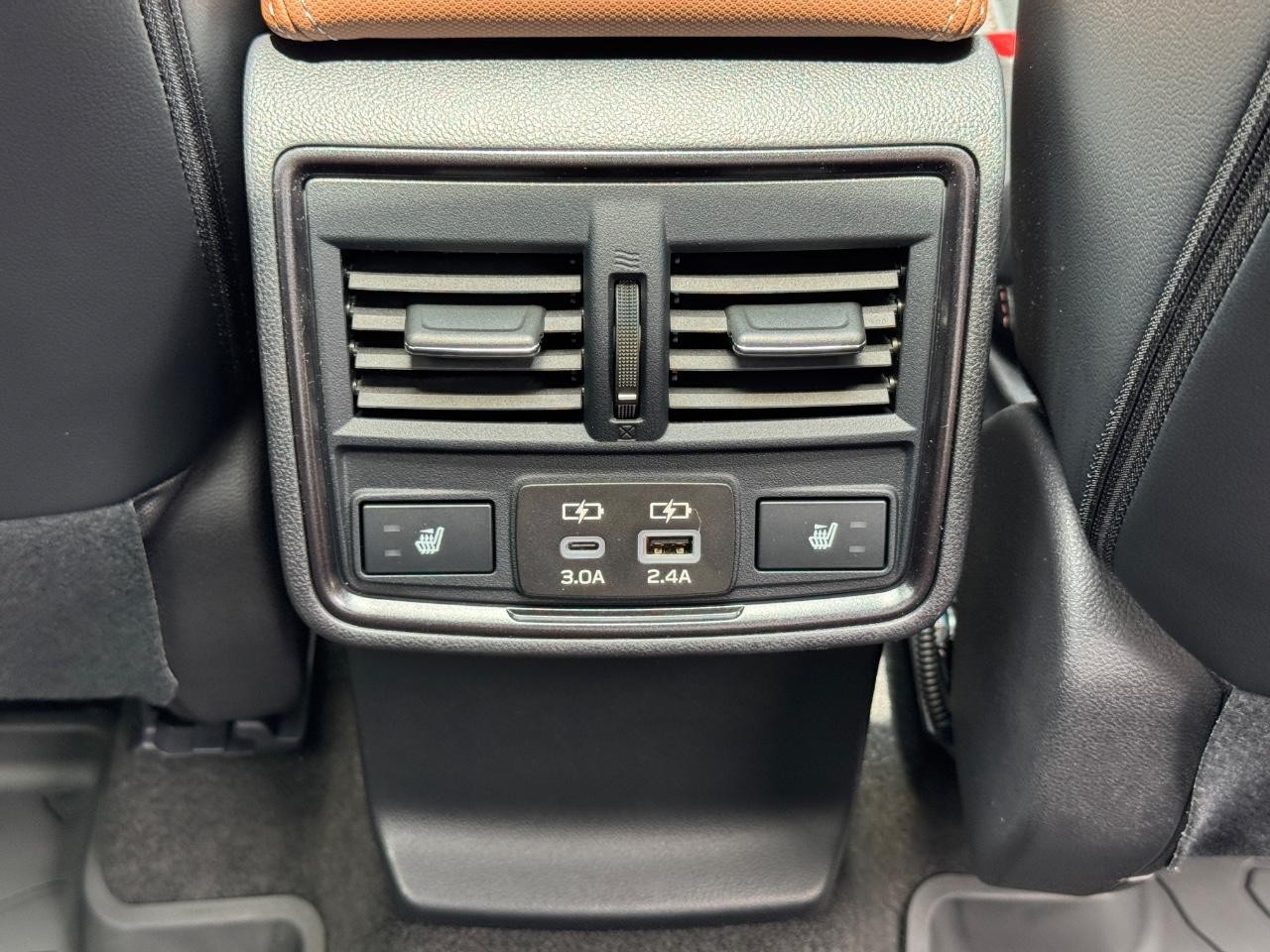 Subaru Forester Vehicle Full-screen Gallery Image 16