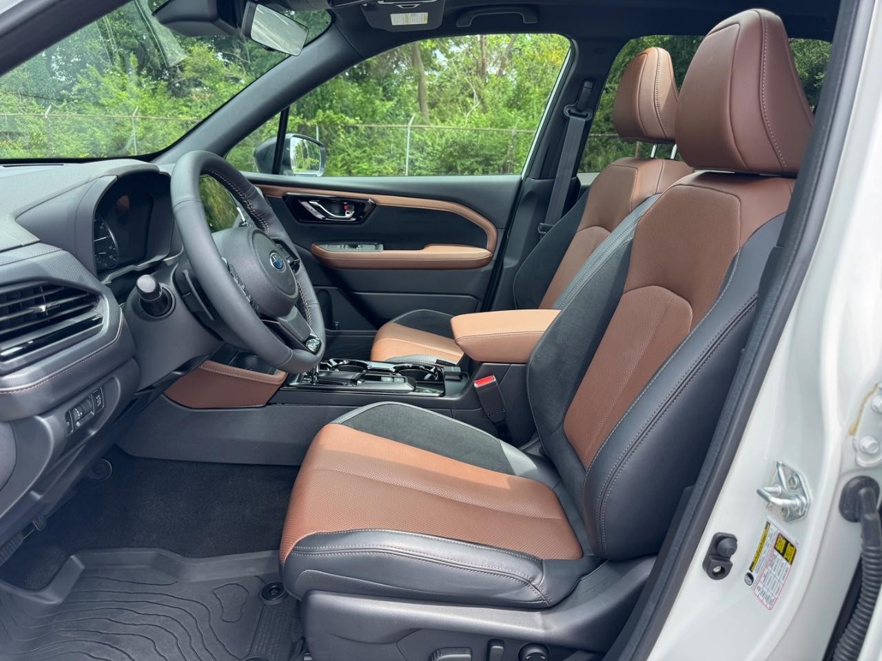 Subaru Forester Vehicle Full-screen Gallery Image 18