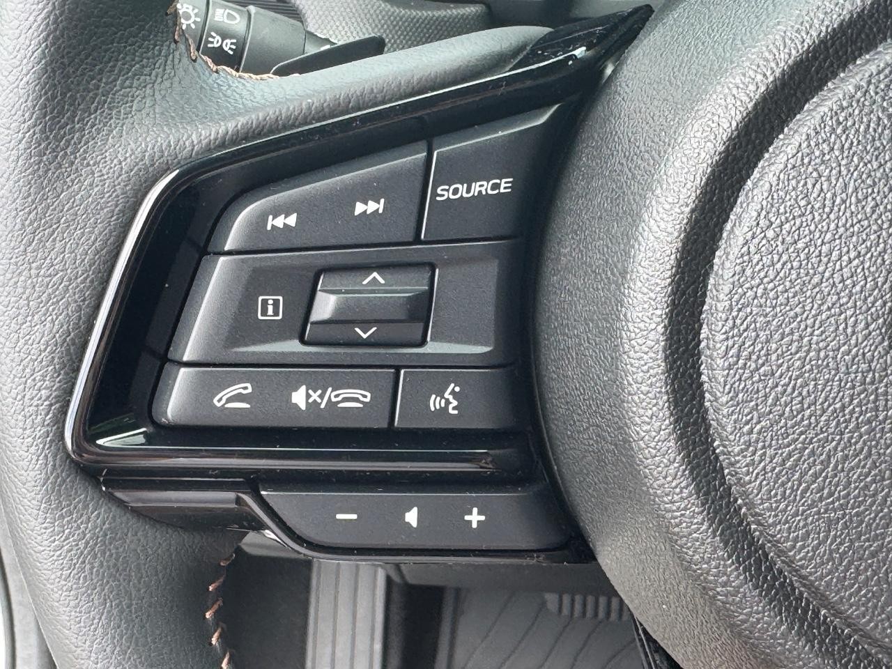 Subaru Forester Vehicle Full-screen Gallery Image 21