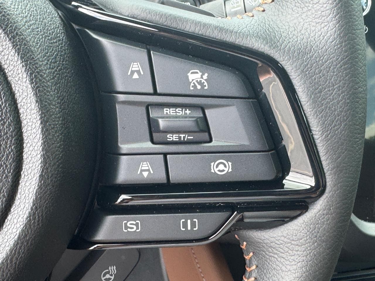 Subaru Forester Vehicle Full-screen Gallery Image 22