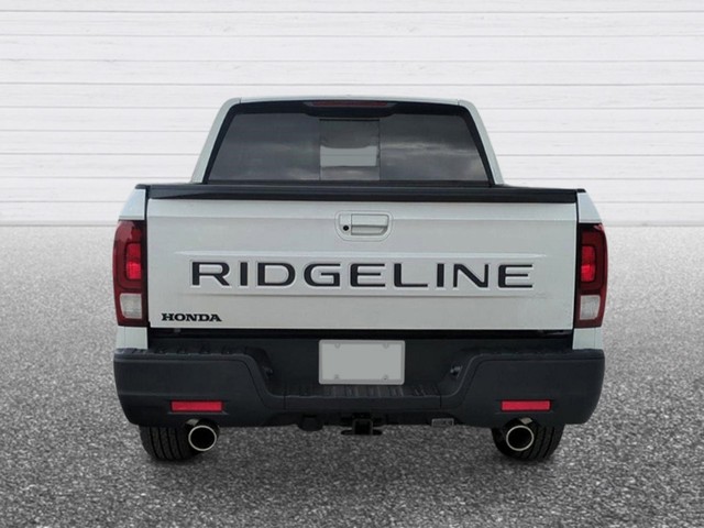 Honda Ridgeline Vehicle Full-screen Gallery Image 05