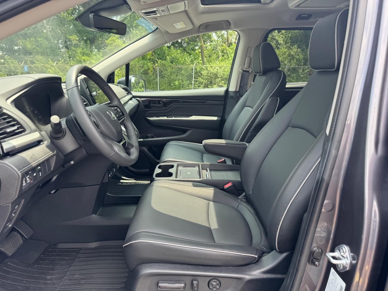 Honda Odyssey Vehicle Full-screen Gallery Image 20