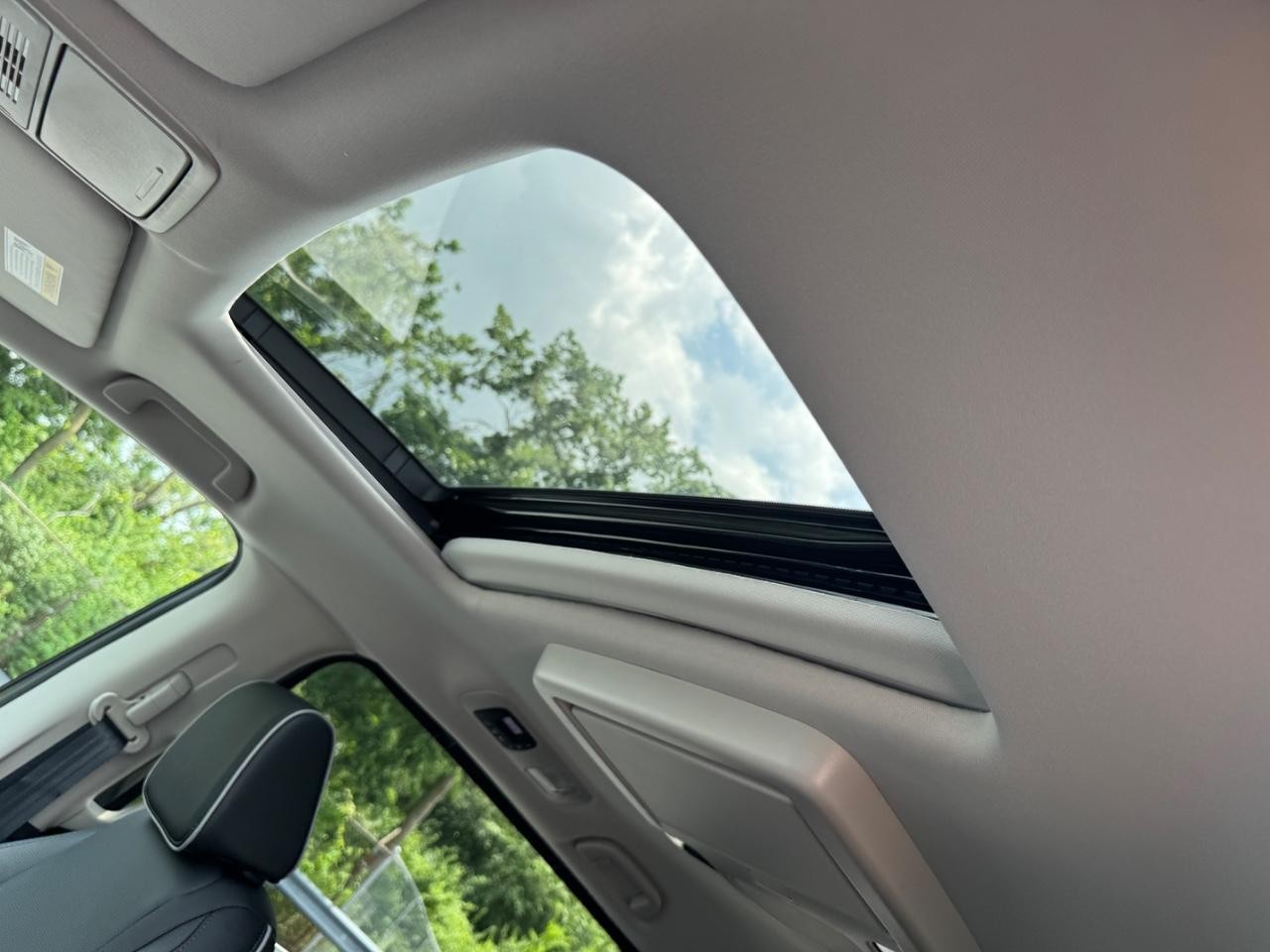 Honda Odyssey Vehicle Full-screen Gallery Image 21