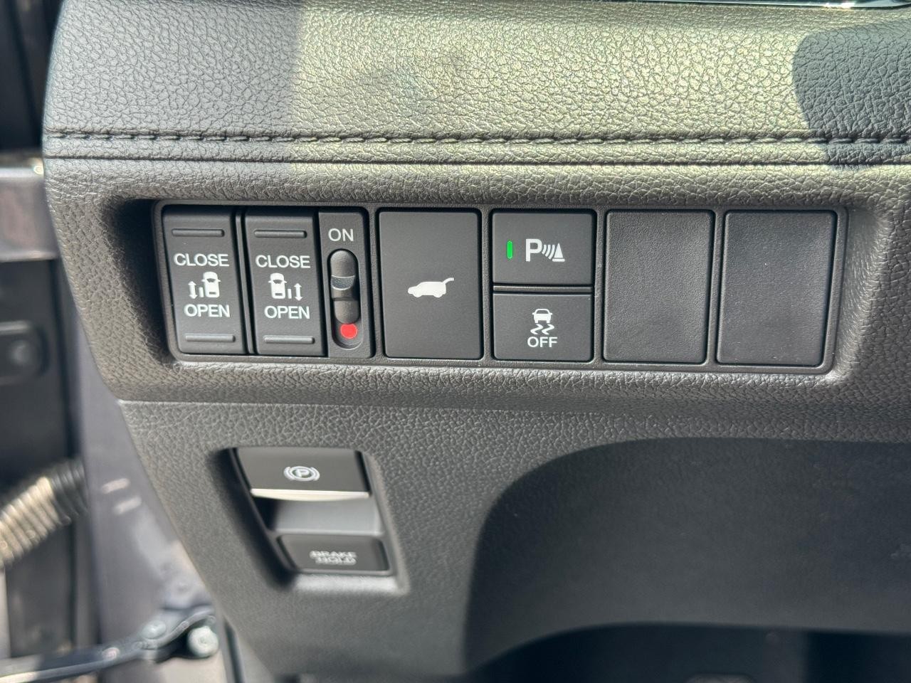 Honda Odyssey Vehicle Full-screen Gallery Image 25
