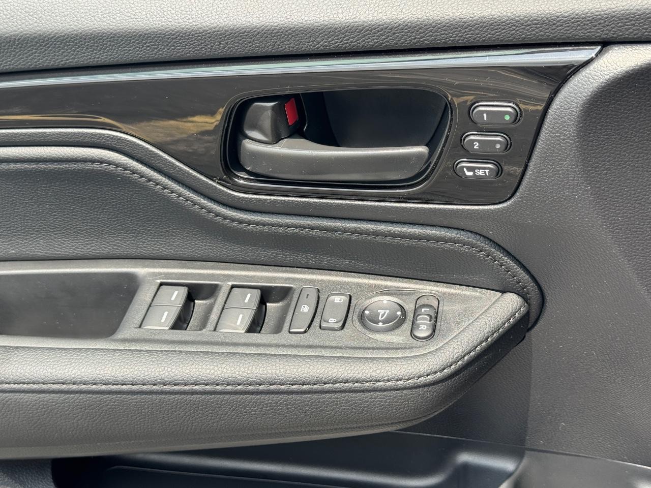 Honda Odyssey Vehicle Full-screen Gallery Image 28